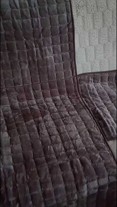 Pluszowa narzuta pokrowiec