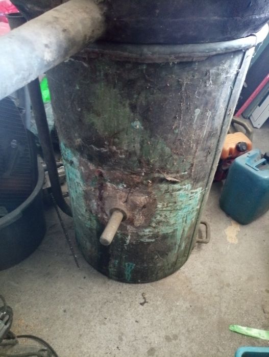 Vendo alambique muito as antigo com todos os acessórios