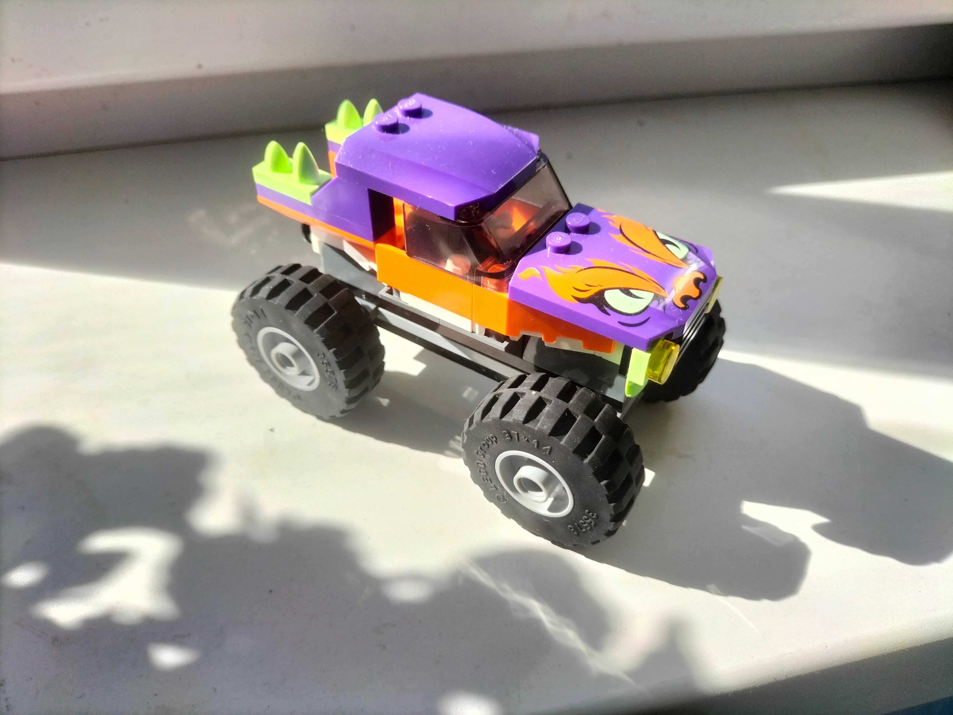Конструктор LEGO City Вантажівка-монстр (60251) 5+