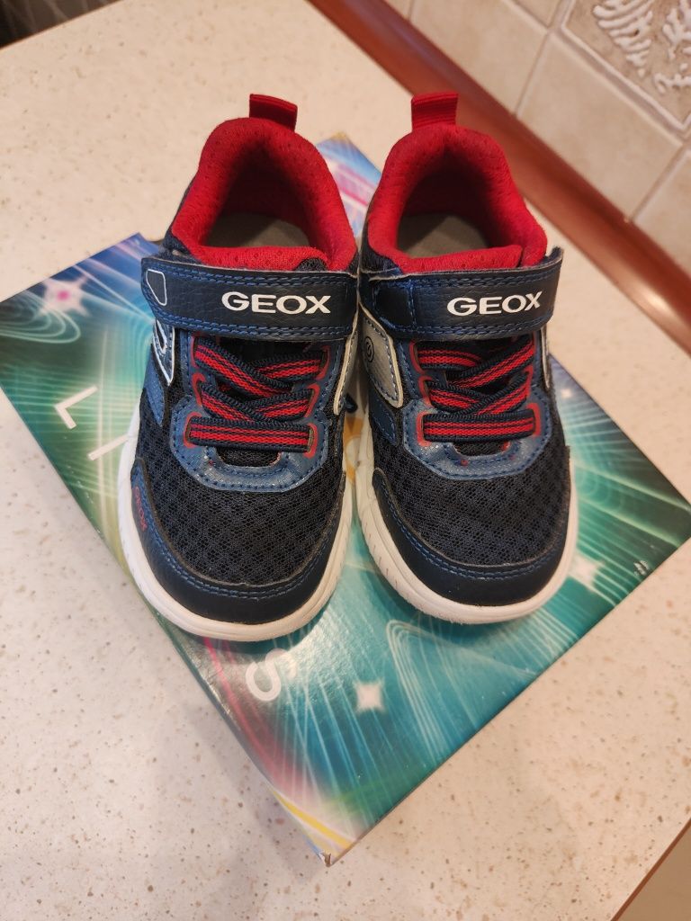 Geox Lights 24 Sneakersy adidasy chłopięce wkładka 15,7 cm