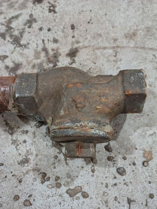 Кран 32 . Обратный клапан 32