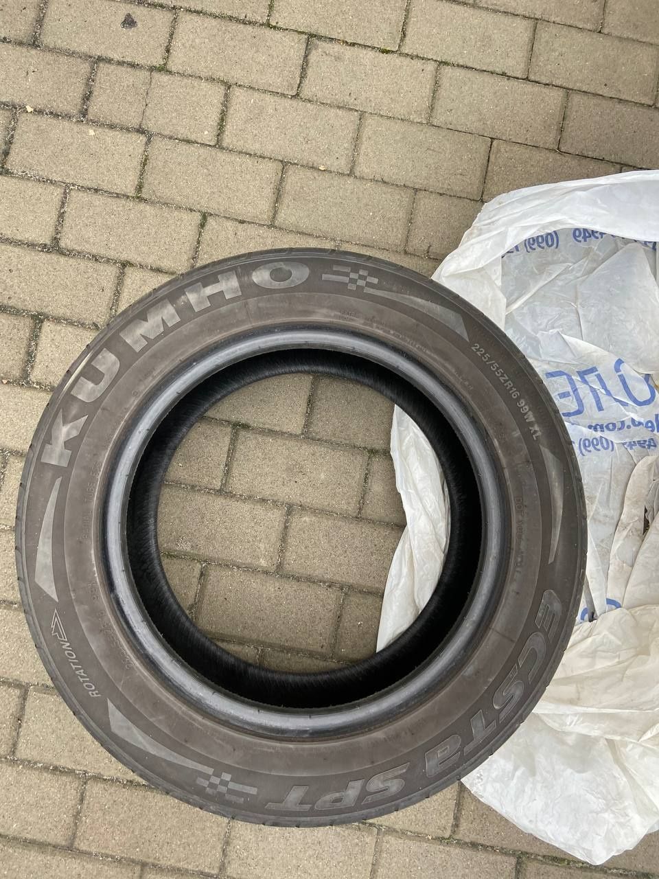 Продам резину на машину