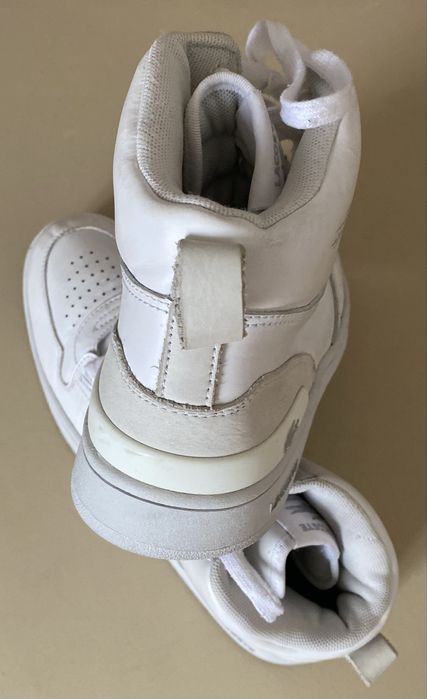 Кросівки Lacoste