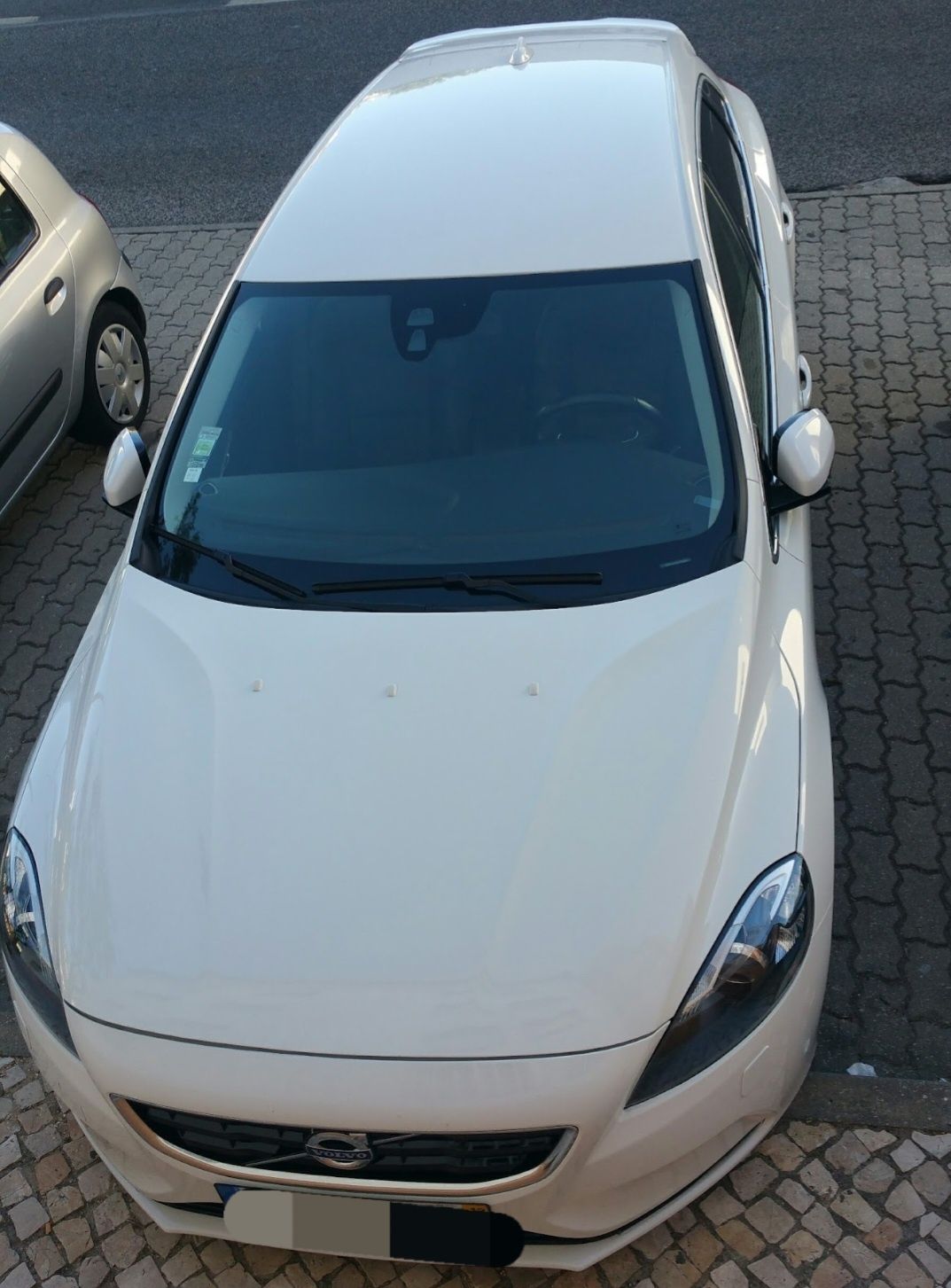 Volvo V40 D2 | 2017 | Branco | Bom estado | €10.000
