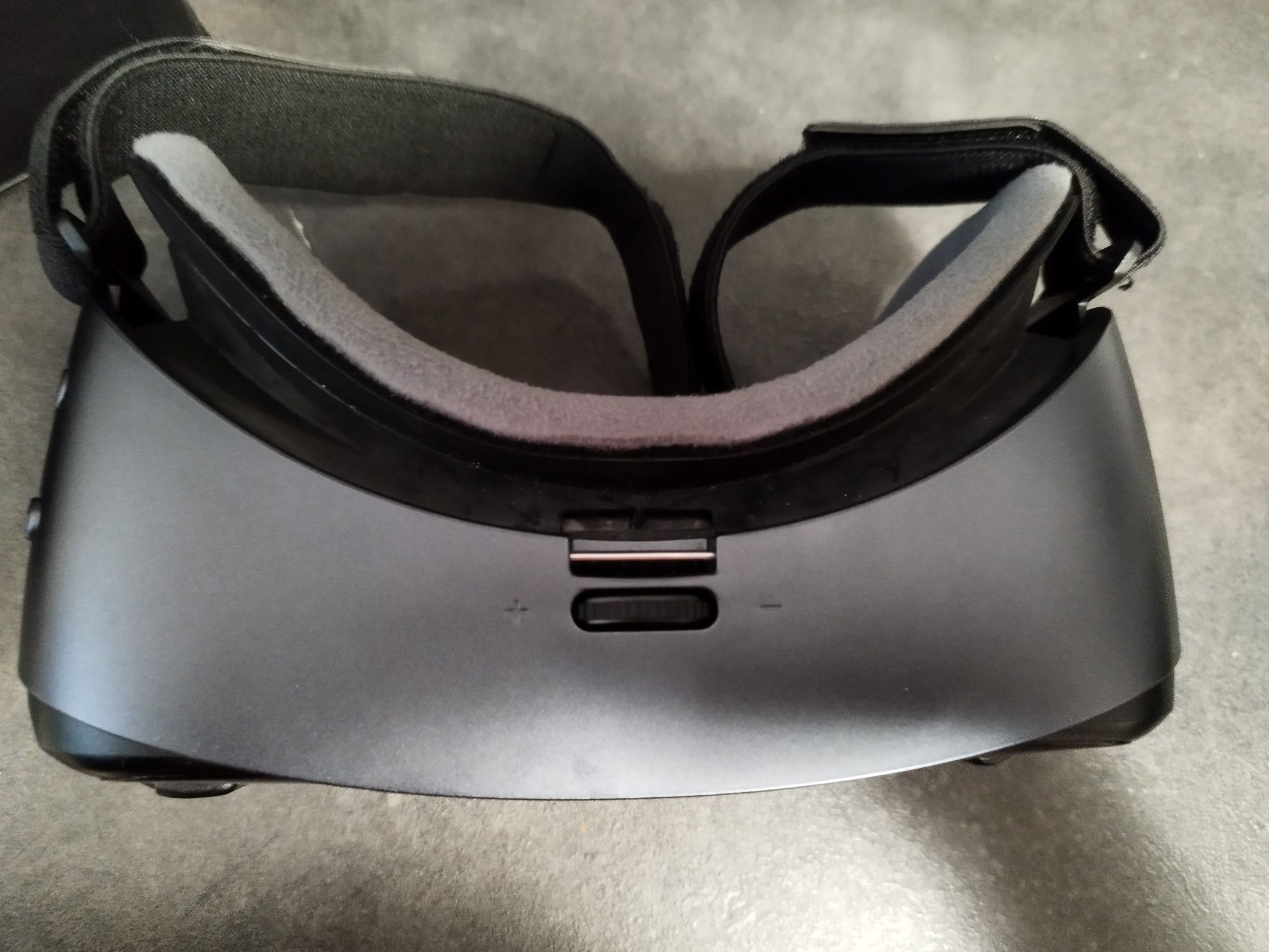 Okulary Samsung Gear VR z kontrolerem