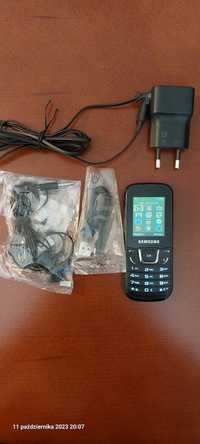 Telefon komórkowy SAMSUNG GT-E1280