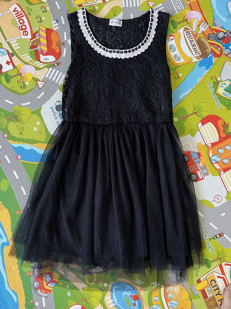 Черное платье девочке фирмы TU, размер 134, можно в школу