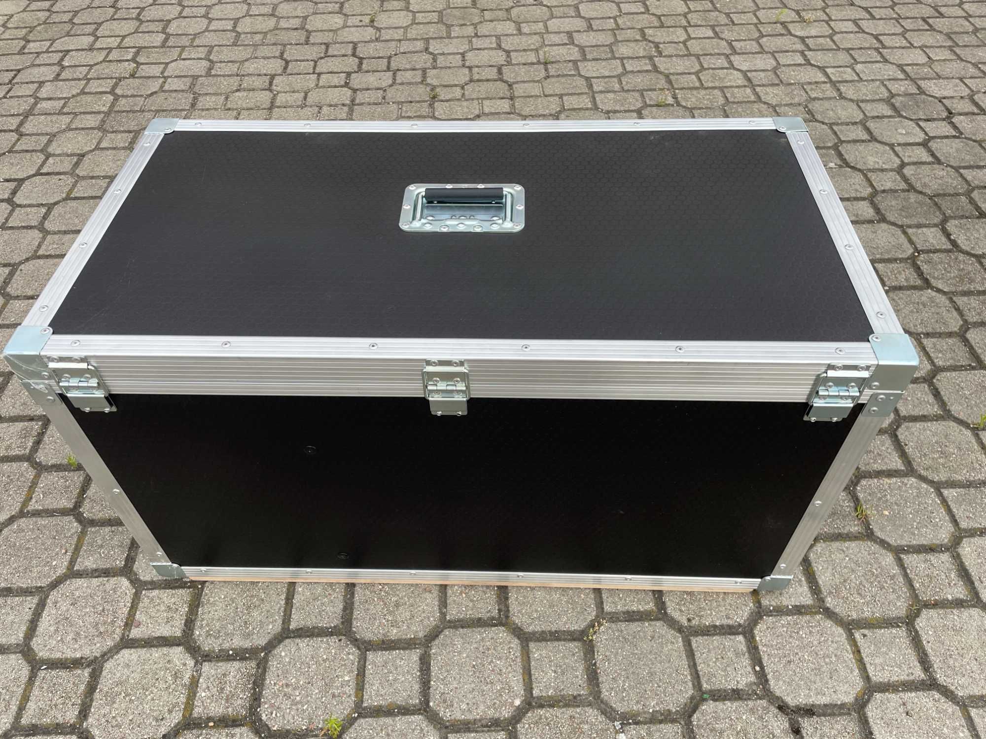 Case - Skrzynia na sprzęt o wymiarach 48cm. x 47cm.x92cm. waga 17,4 kg