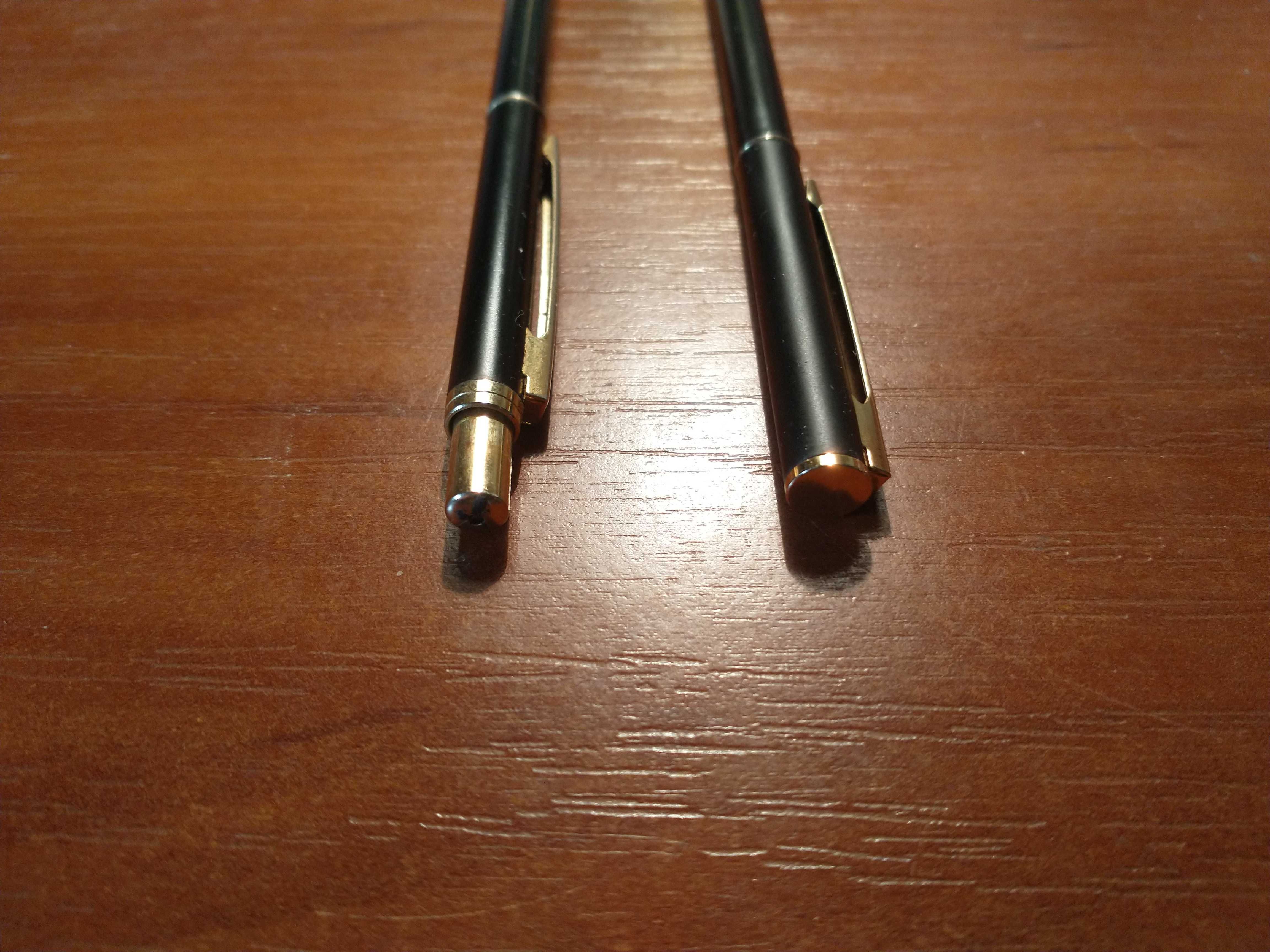 Ładny komplet długopis oraz ołówek.
