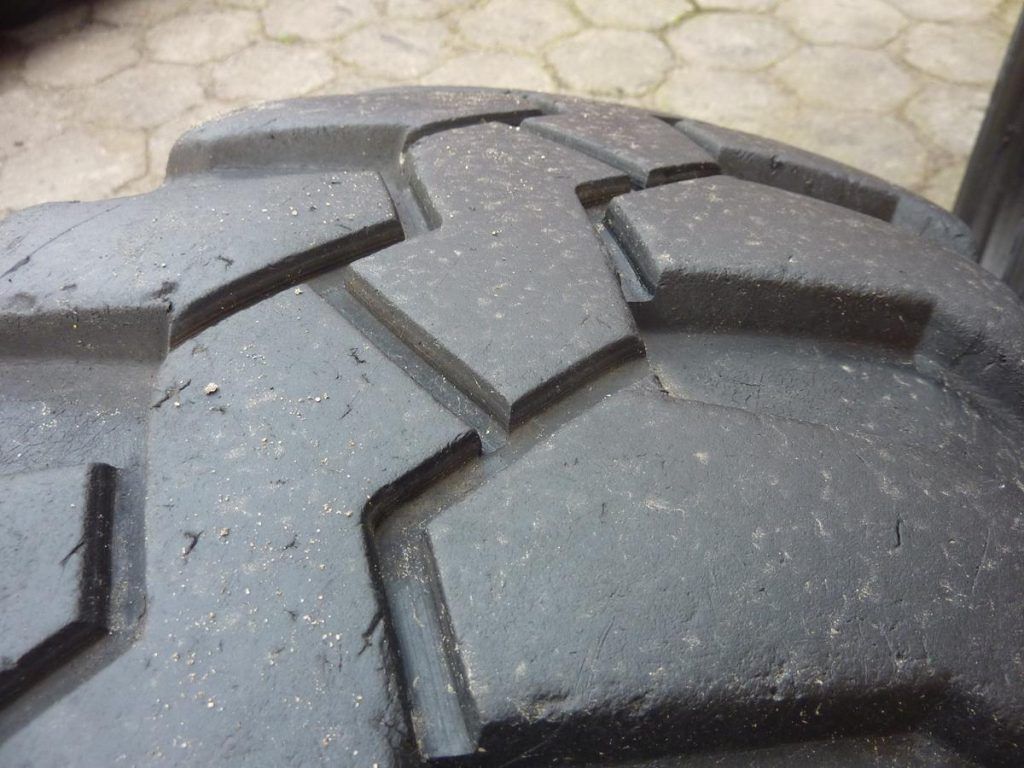 Opona używana przemysłowa 335/80R18 12.5R18 MICHELIN XZSL 600zł W3883