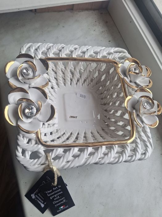 Ваза  с позолотой и камнями сваровски  производство Италия 3500 грн.