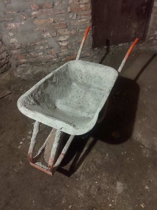 Будівельна тачка на колесі самовивіз КРОК