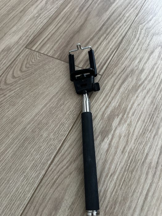 Selfie stick – teleskopowy kijek do telefonu, regulowany uchwyt