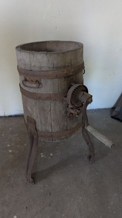 Stara maselnica z mechanizmem korbowym - antyk