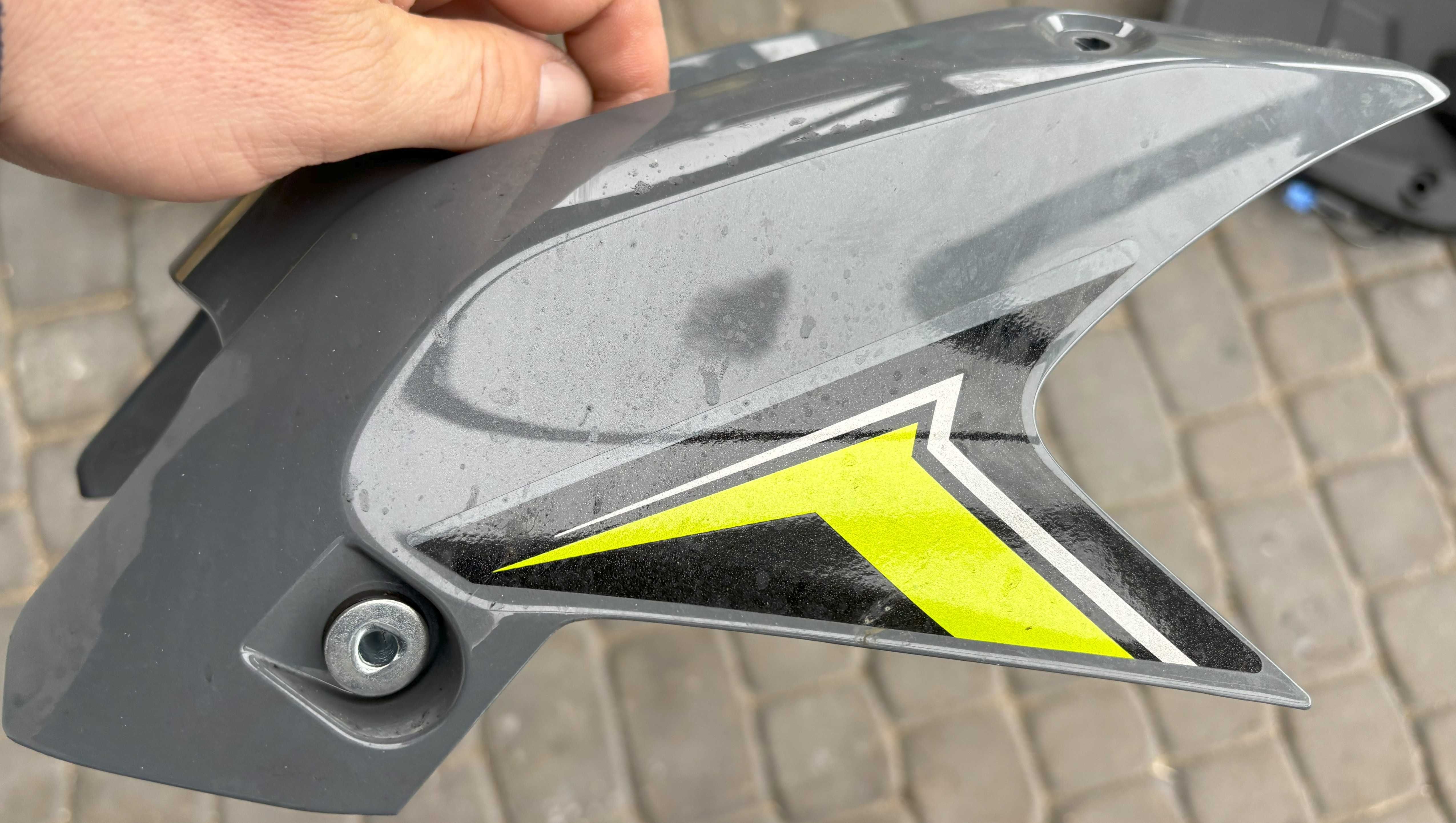 Owiewka, Osłona stacyjki Kawasaki Z650 z 24r