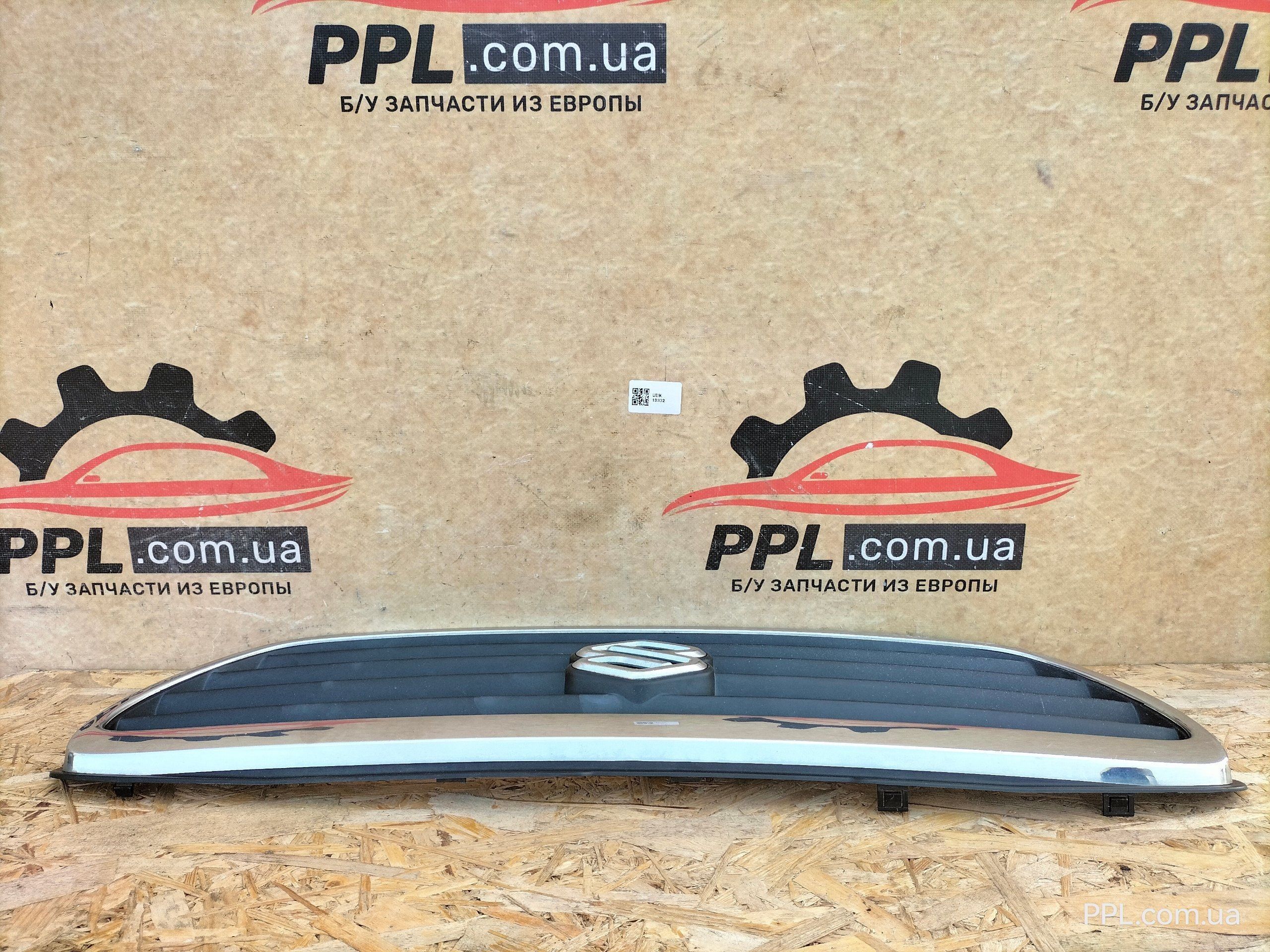 Suzuki Wagon R+ 1998-2003 Решетка радиатора 71741-83E10