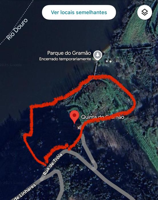 Quinta junto a margem do douro