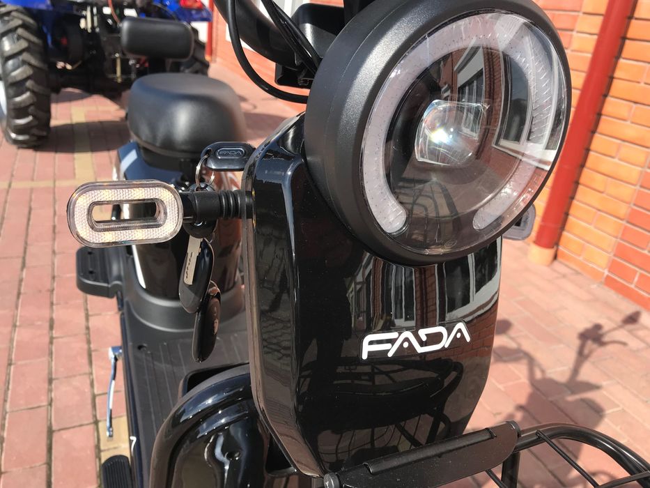 Електроскутер електровелосипед  fads