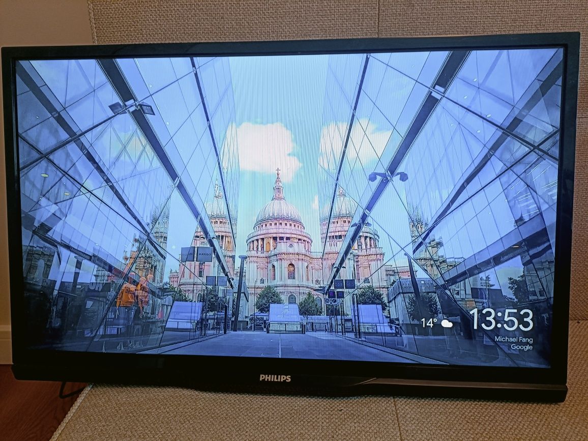 Telewizor LCD Phillips 24 cale. Uchwyt ścienny.