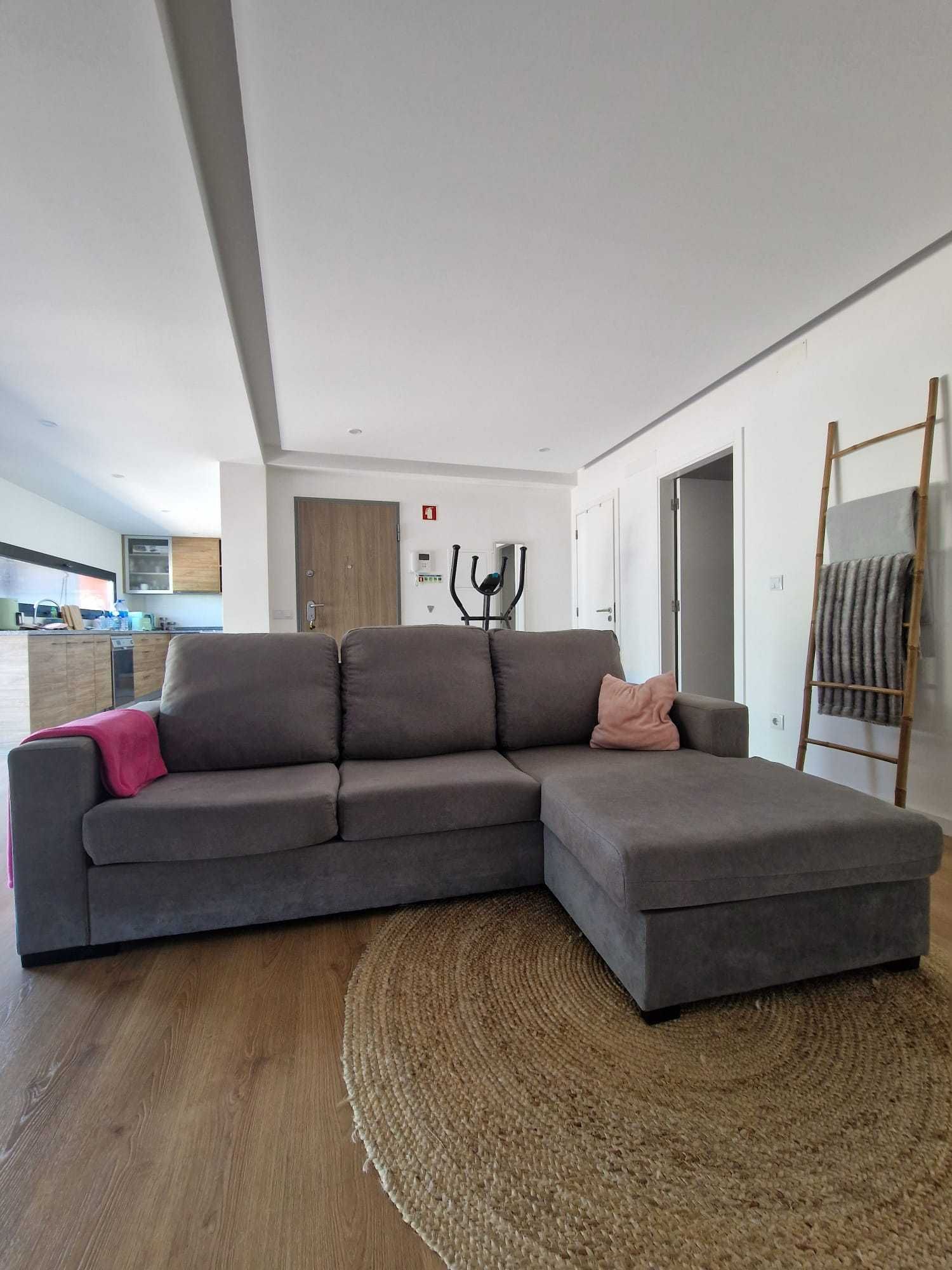 Sofá Chaise Longue Cinza