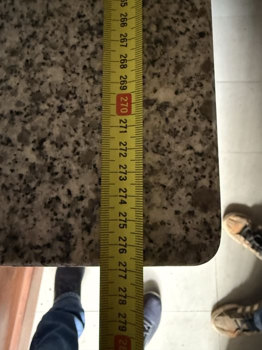 Movel cozinha com pedra e movel de cima e movel de canto em madeira