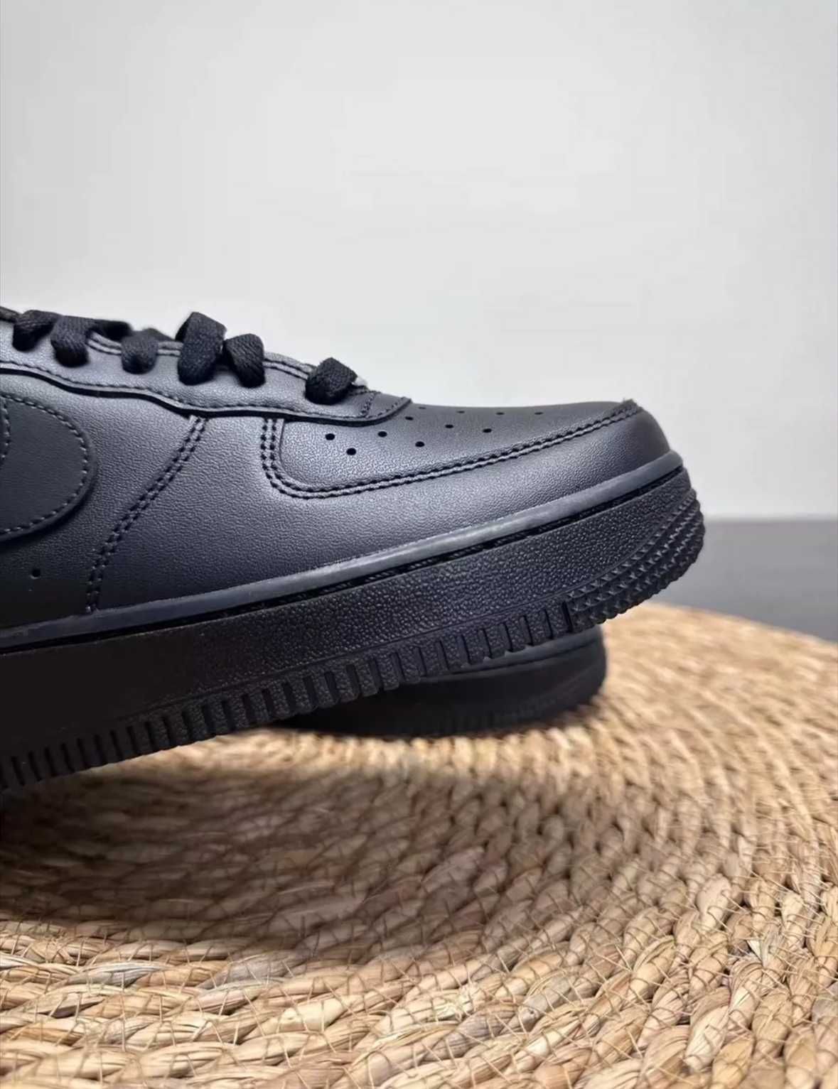 Nike Air Force 1 Low '07 Black EU38