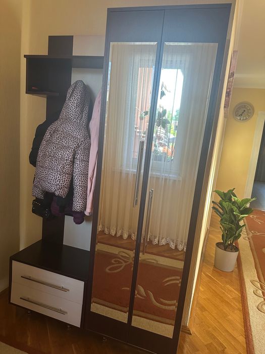 Сад і дім (продам вішак у прихожу )