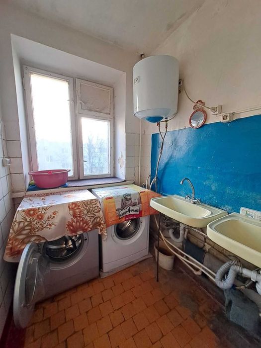 Терміновий продаж кімнати в гуртожитку (р-н Масив)