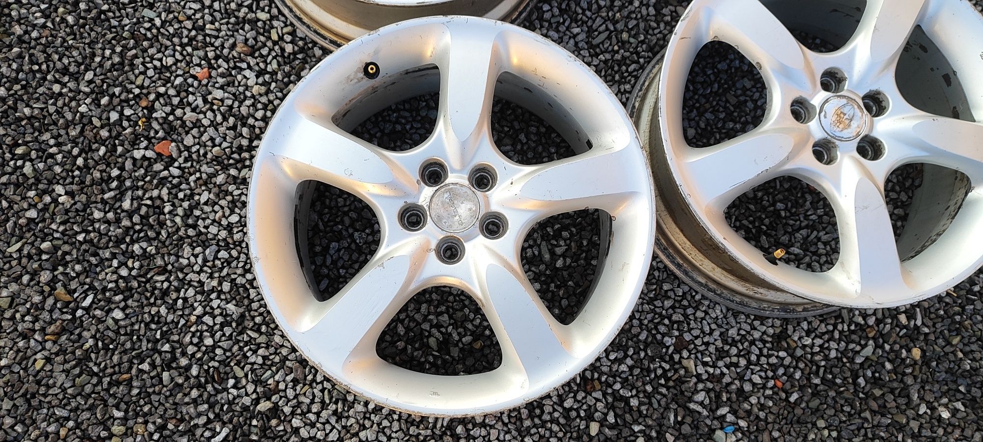 Alufelgi 17 cali  5x100 et 55 Subaru i inne