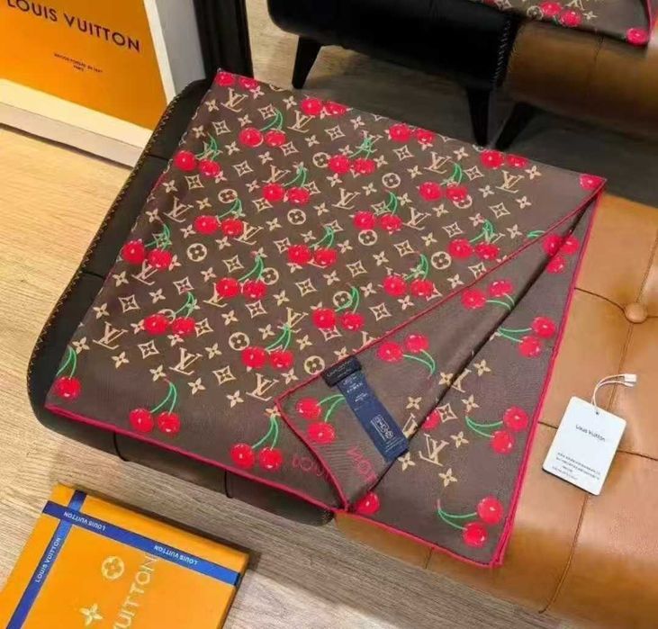 Chusta z wiśniami LV x Takashi Murakami,