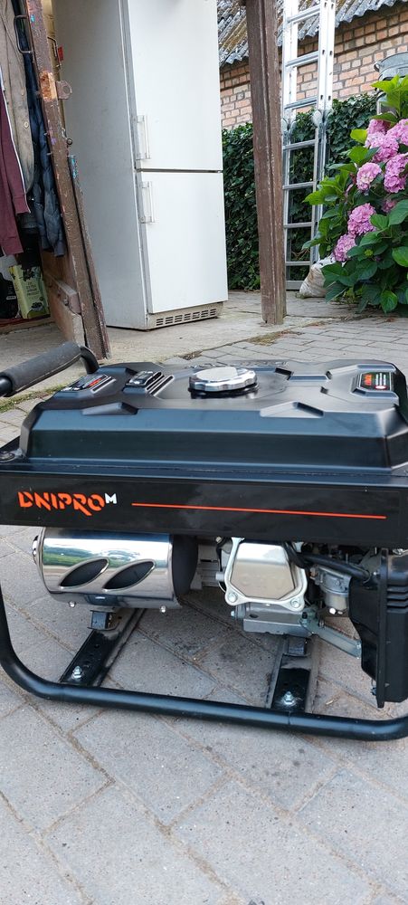 Продам бензиновий генератор Dnipro-M GX-30E | 3 кВт | 7 к.с.