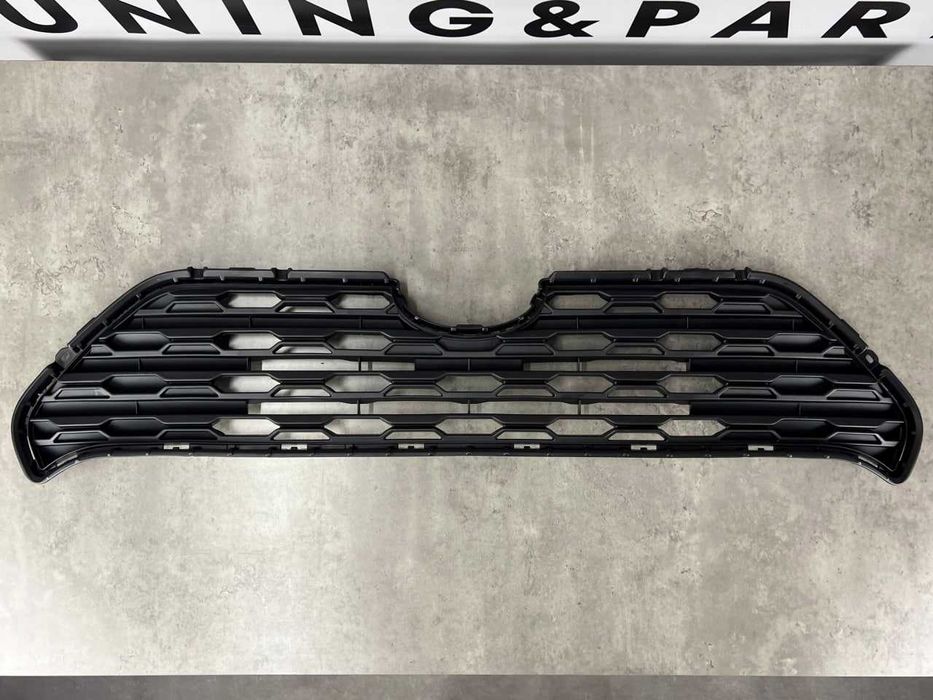 Решітка радіатора ( чорна ) - Toyota RAV4 ( XA50 ) 53112-42140