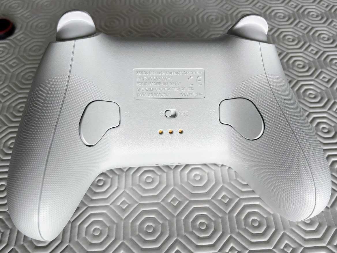 Comando 8BitDo Ultimate Bluetooth & 2.4g com Dock - Branco