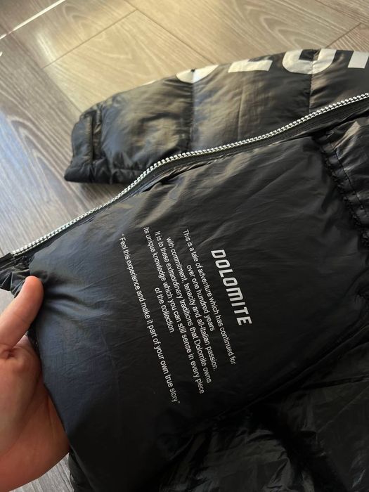 Kurtka Puchowa Dolomite Pikowana Napis na Całym Rękawie