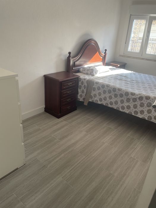 Quarto de casal em Amadora Casal da Mira