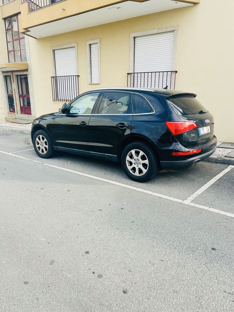 Audi Q5 2.0 TDI - 2010 | Full Extras | Preto | Viatura Particular