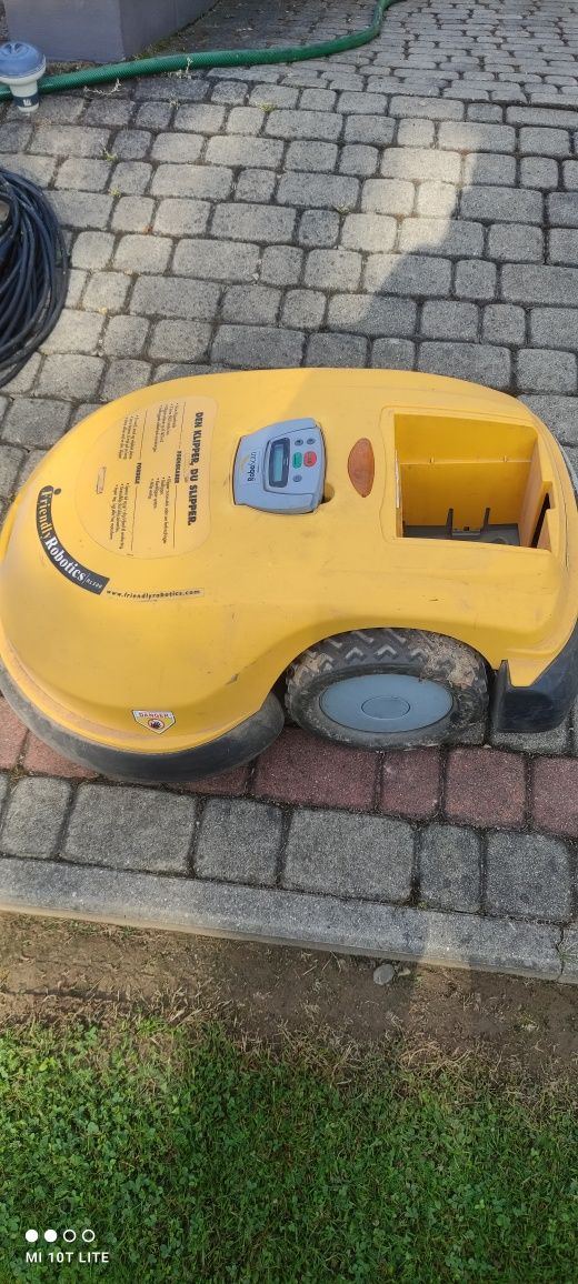 Robot koszacy Friendly Robotics RL500.