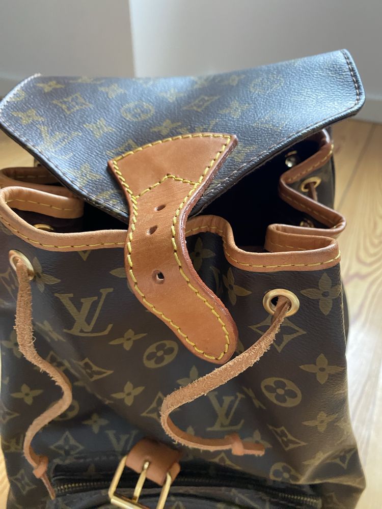 Mochila com padrão Luis Vuitton