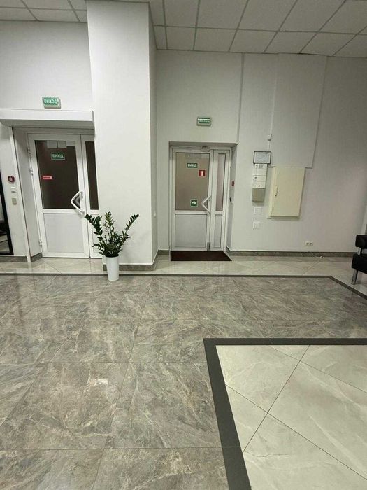 Продаж офісу 1100 кв.м. Бізнес-центр "Сенатор" Володимирська, 101.