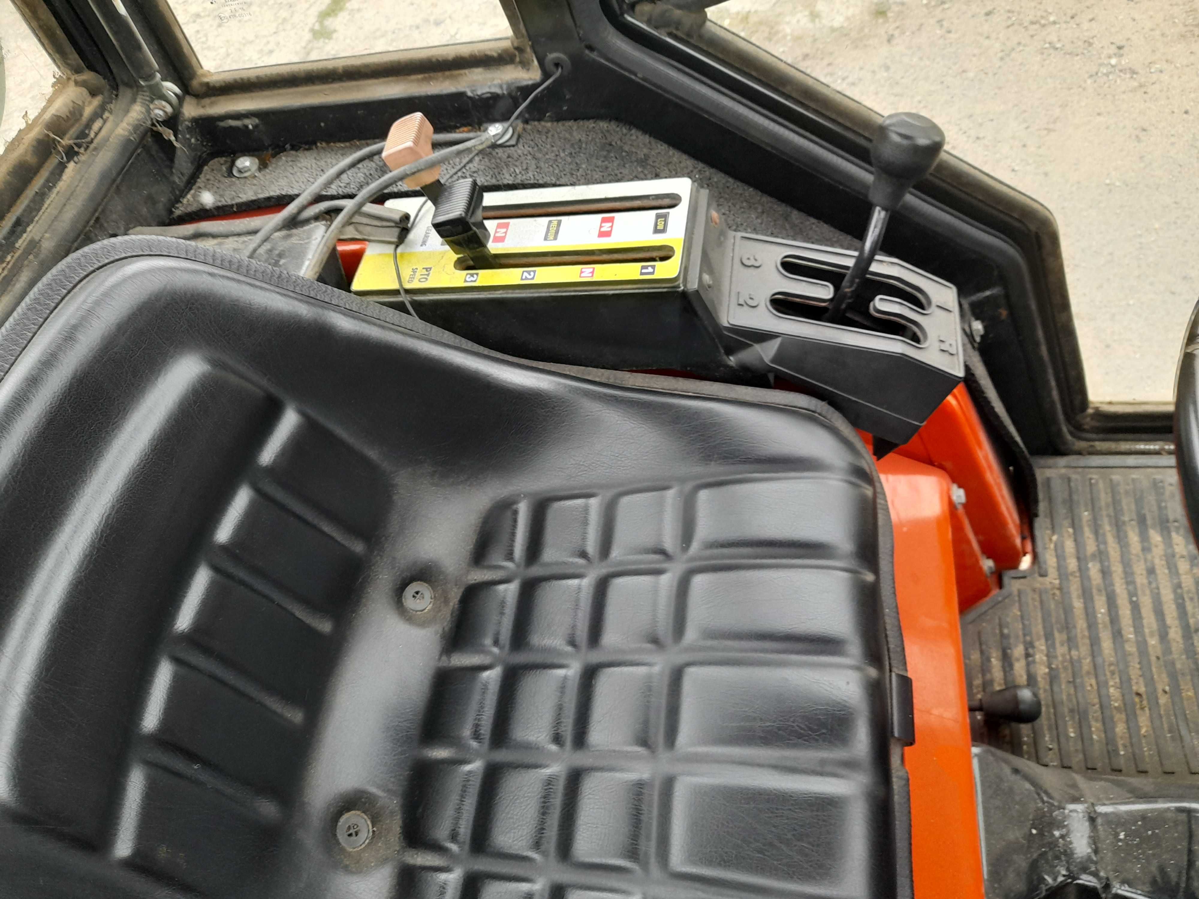 Traktorek ogrodowy Yanmar F165  4WD