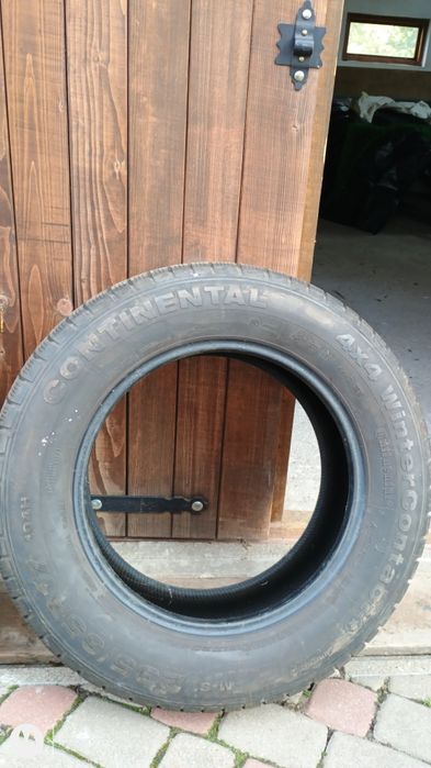 Sprzedam dwie opony 235/65/17