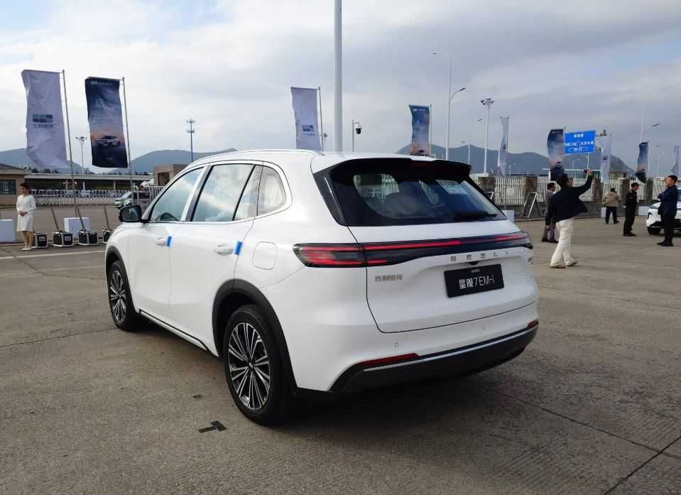 Гібрид  GEELY GALAXY Starship 7 EM .  AUTOCHINA Кривий Ріг .