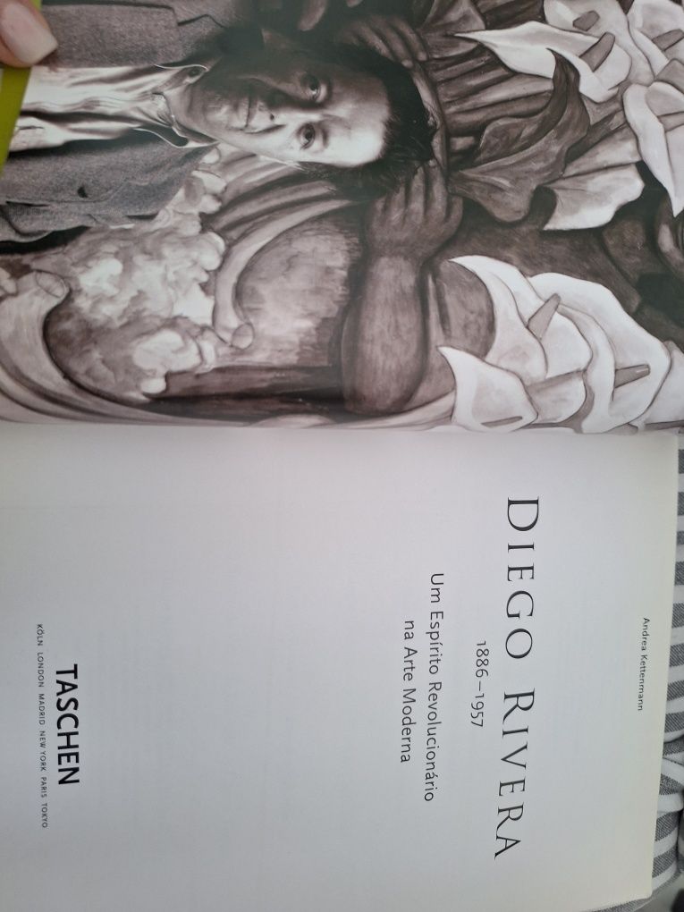 Livro do pintor Diego Rivera
