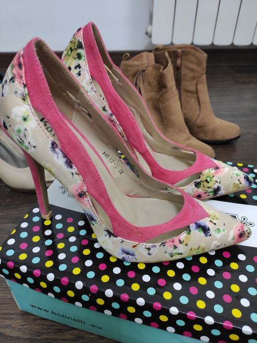 Szpilki buty na obcasie