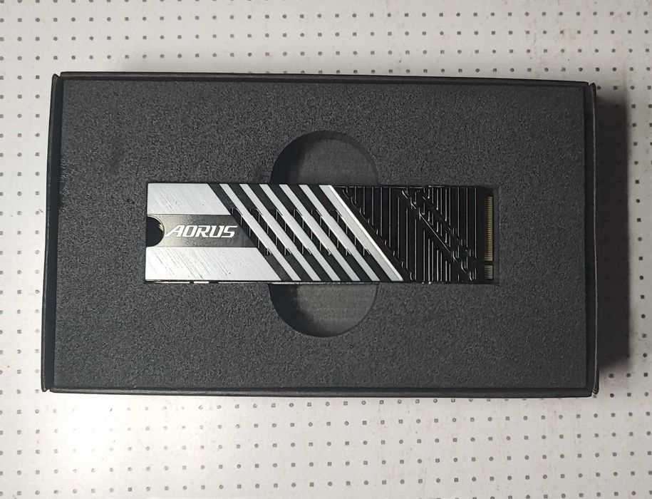 SSD накопичувач Gigabyte Aorus Gen4 7000s Prem 1TB (health 100%)