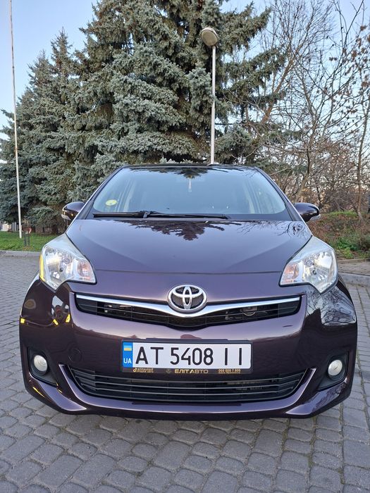 Продам свіжопригнану Toyota Verso S 2014p. Автомат.