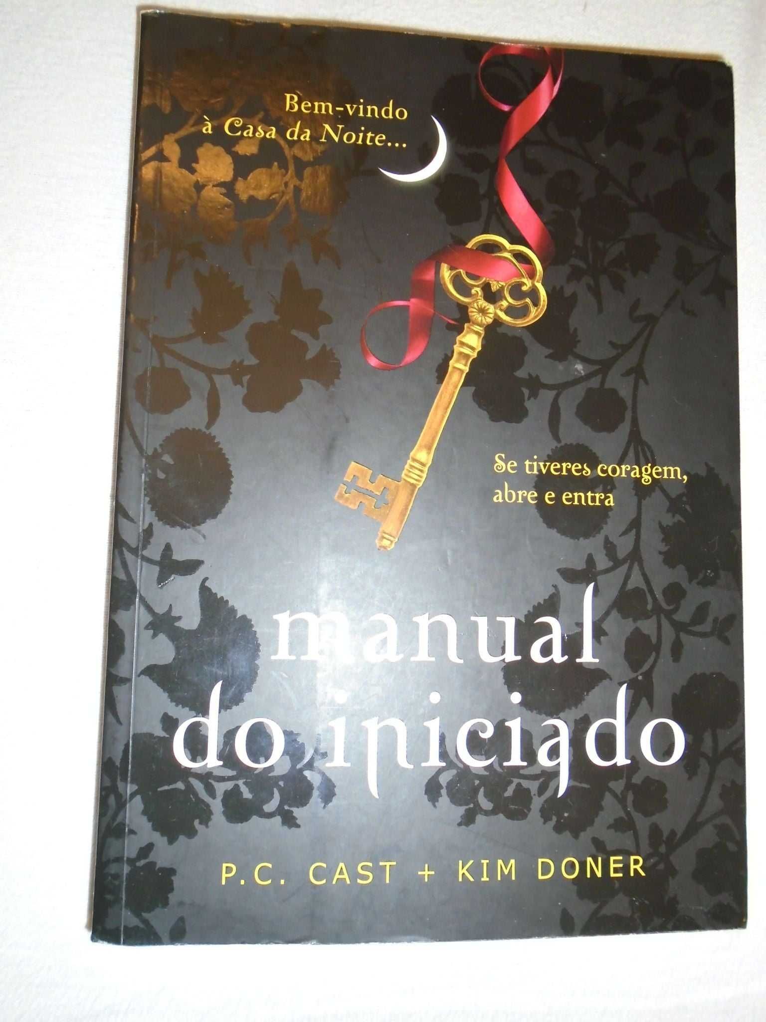 Manual do Iniciado - de PC Cast e Kim Doner