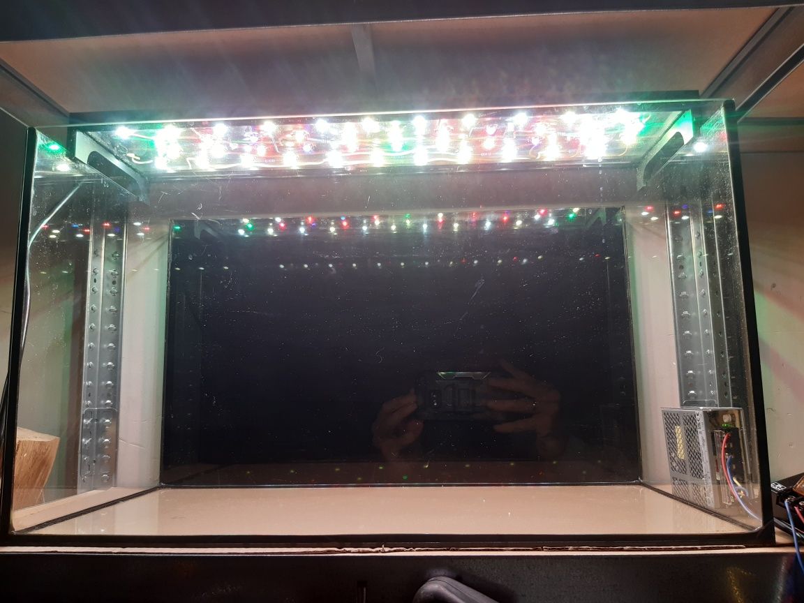 Sprzedam regulowaną lampę do akwarium power led 44W