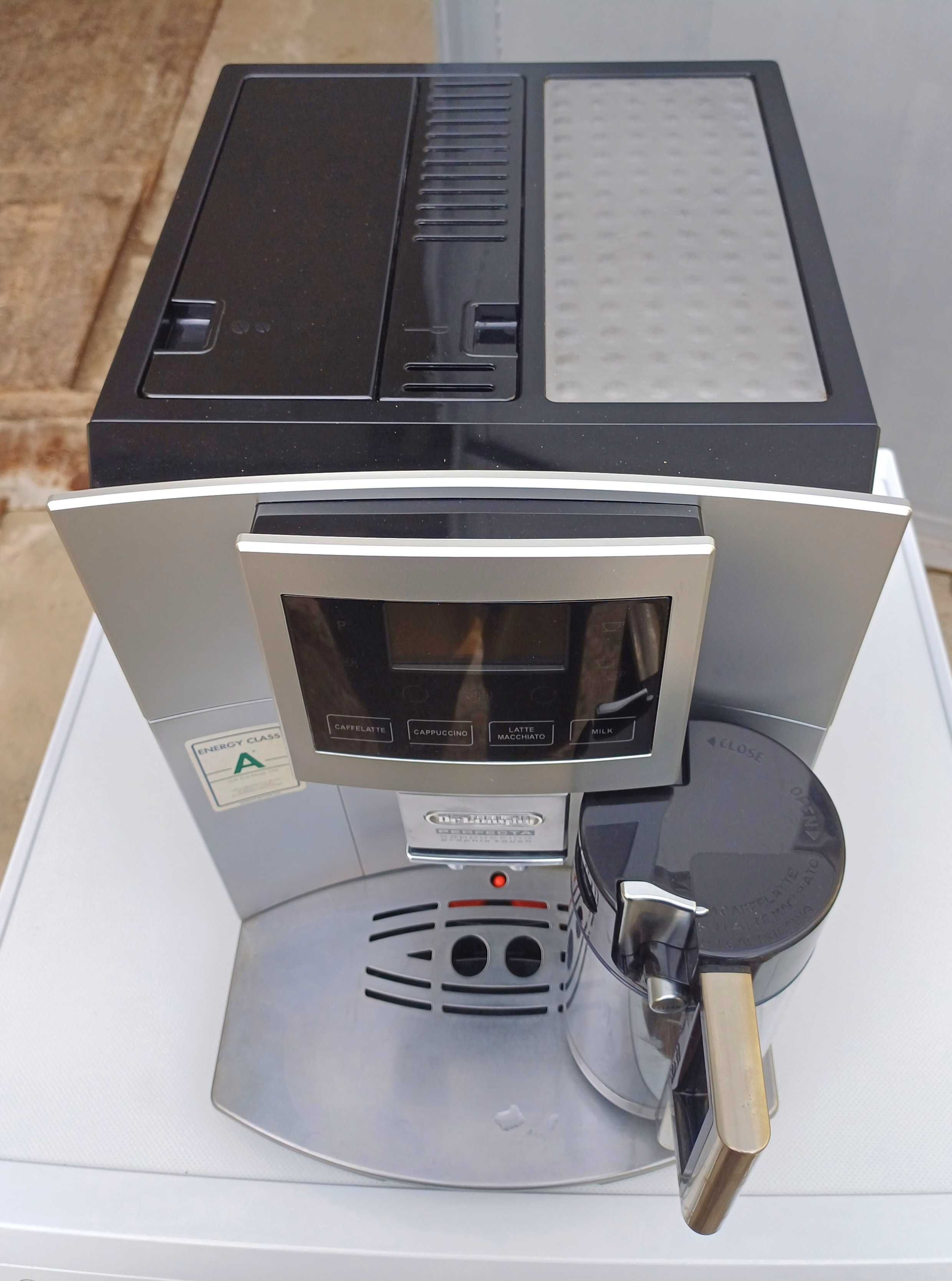 Кавомашина  Delonghi Perfecta Cappuccino Graphic Touch ESAM 5600