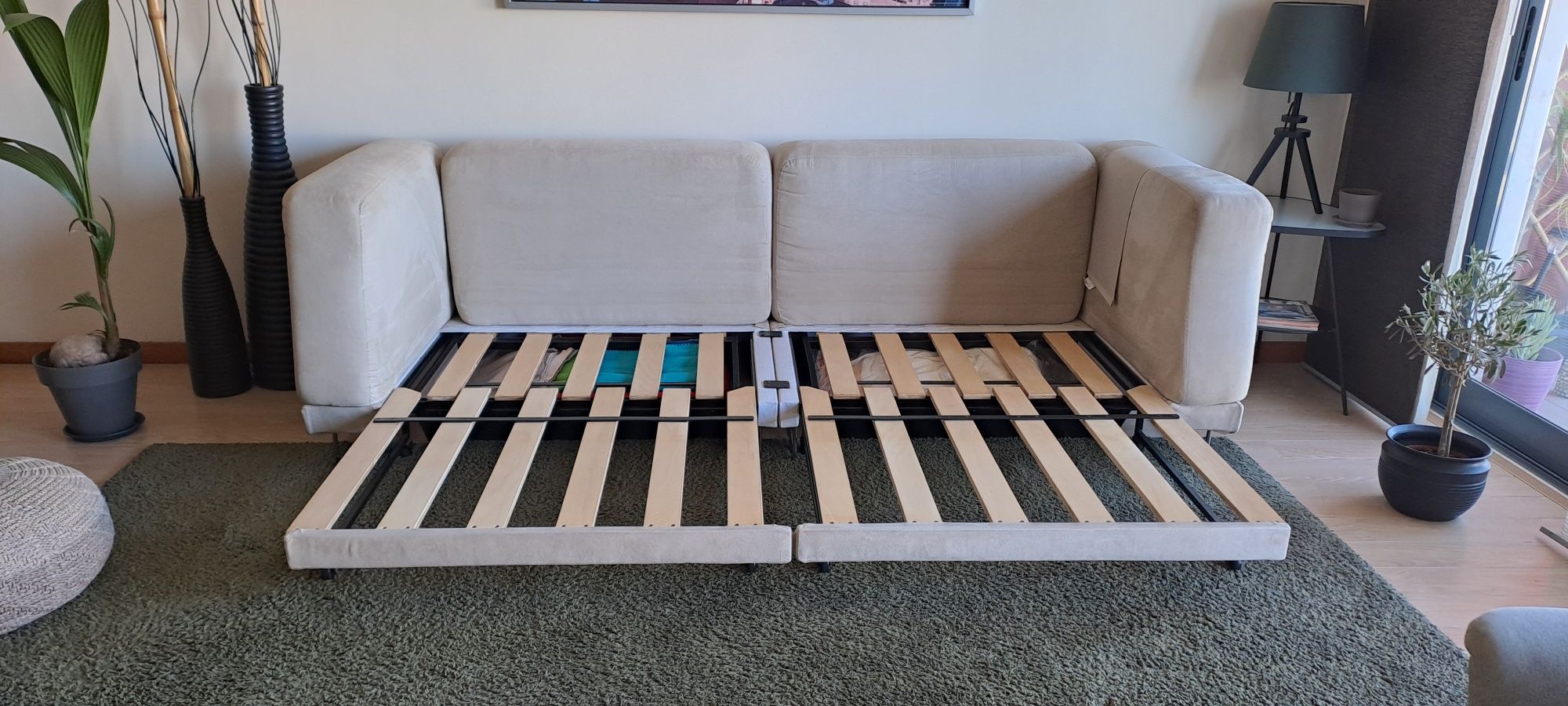 Sofá Cama TYLÖSAND Ikea 3 Lugares, com arrumação e almofadas. Estimado